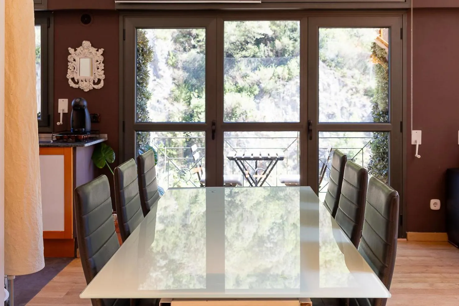 Duplex Artistico Con Terrasa I 10 Min Del Centro I Andbnb Santa Coloma